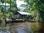 House along the Rio Frio, toward Tortuguero, Costarica