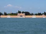 Venice cemetary like in a painting of B�cklin